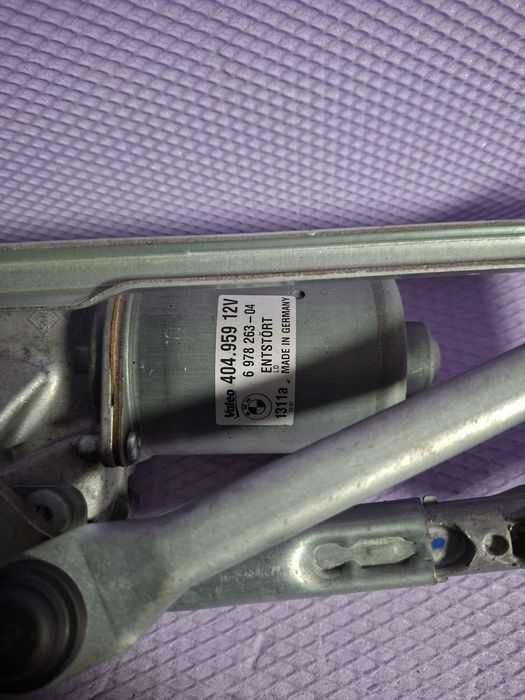 Ansamblu ștergătoare parbriz cu motoraș BMW E90 E91 Cod 6978263 in stare foarte buna
