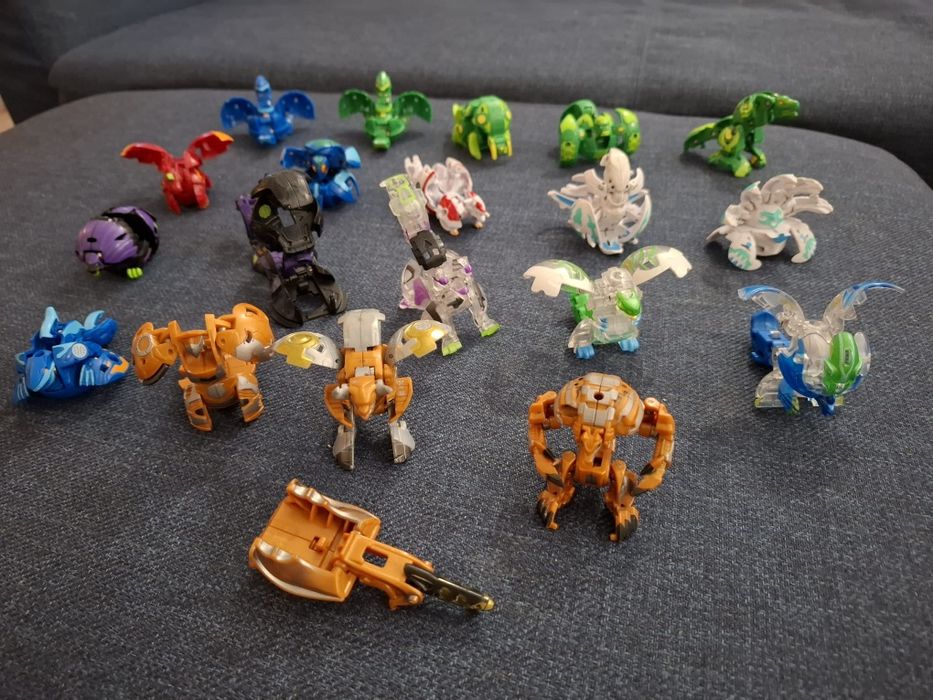 Colectie 18 bakugani + cutie + 1 bonus