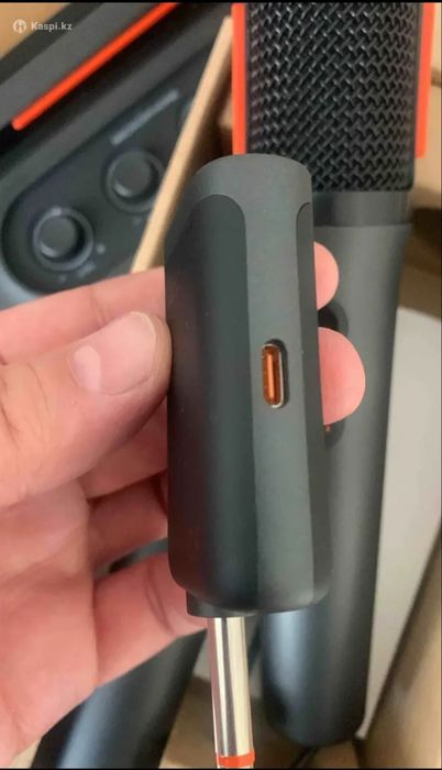 Продам микрофон JBL