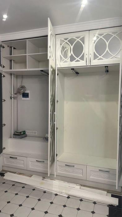 СРОЧНО продам два шкафа и кровать