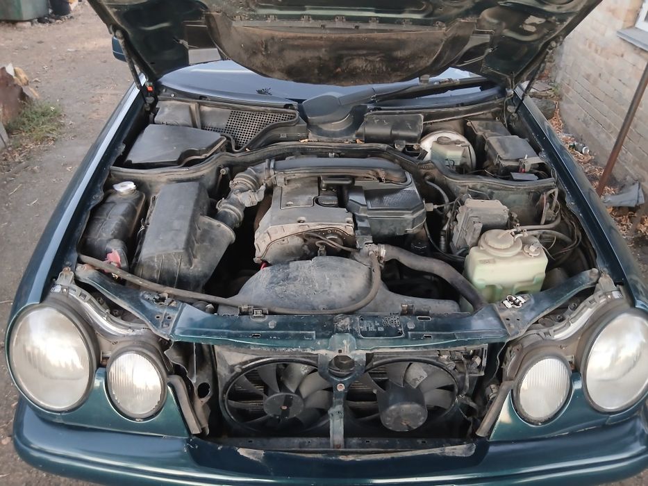 Продам мерседес W210 E230