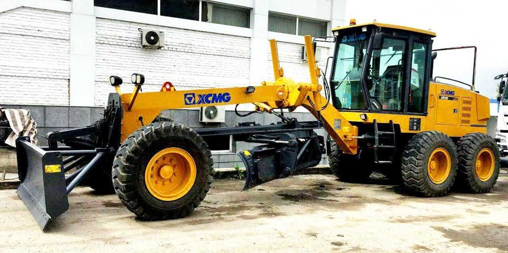 Автогрейдер XCMG GR 180 (Омборхонада тайёри мавжуд)