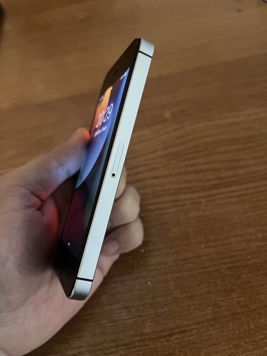 iPhone  se первого поколения