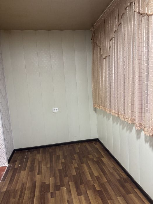 Chirchiq 8-mikr 2 xonali kvartira 56m² remont bilan