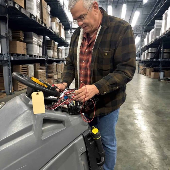 Service , piese de schimb , utilaje spalatorie auto si curatenie prof