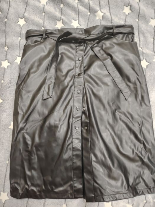 Юбка коженная на кнопках