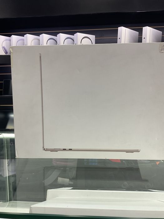 Yangi MacBook Air M2 15 dyum 2023 sotiladi narxi: 1049$