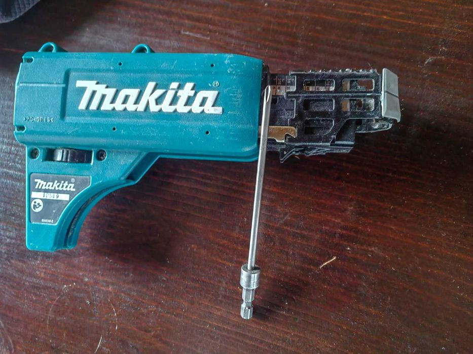 Приставка за ленти, Макита