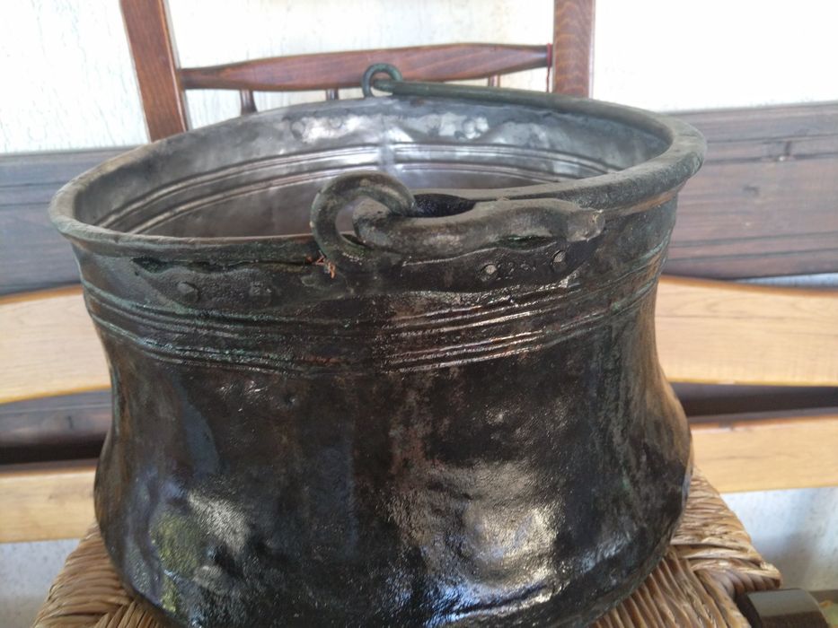 Продавам огромен Огромен антикварен бакьрен казан