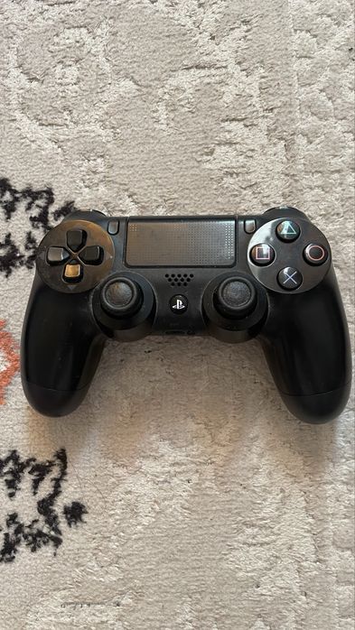 PlayStation 4 в хорошем состоянии