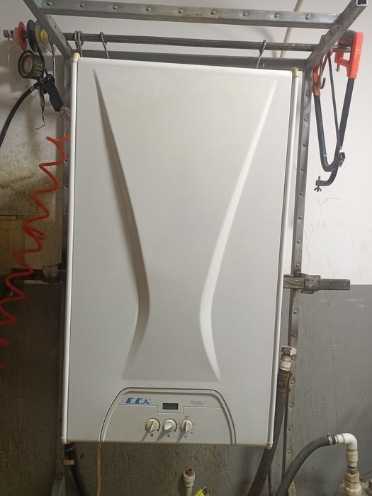 E C A  катиол сотилади   очиска килинган хамма жойи ишлайди