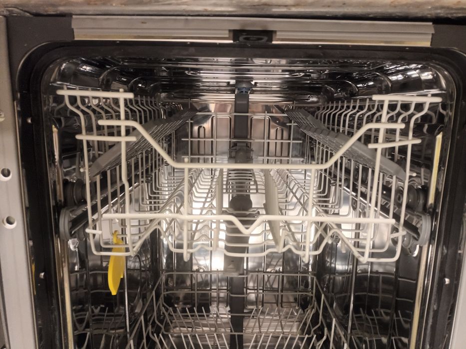 Съдомиялна машина Crown-за вграждане