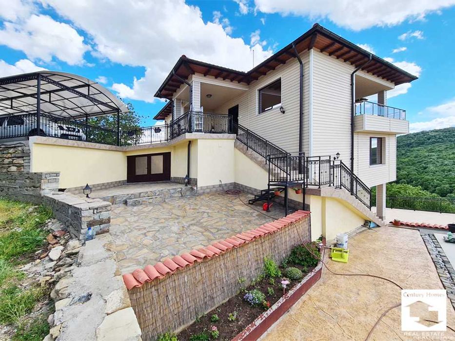 116070 Луксозна къща с 5 спални и панорамна гледка, с. Малки чифлик