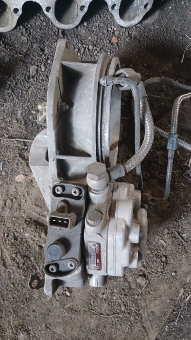 Продам на ауди фальцвагент  2.3 недорого