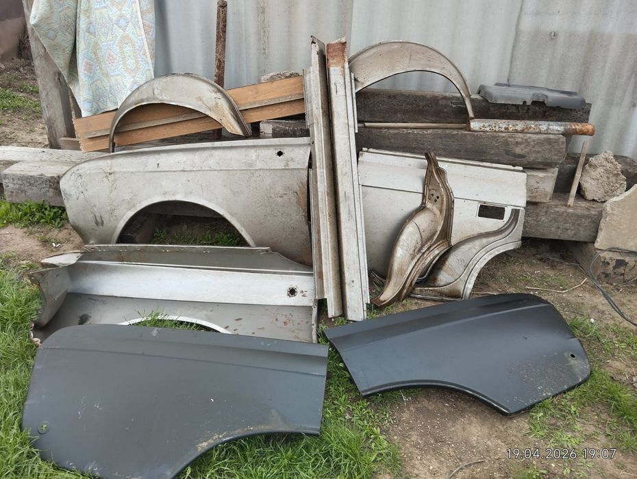 Крылья,пороги,накладки для двери , Москвич Иж,коробка передач, Коленва