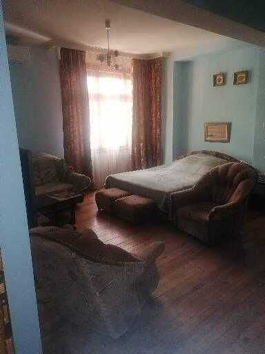 Дава се под наем Тристаен апартамент в София, Център - 130 кв.м за 755 € - Снимка #9