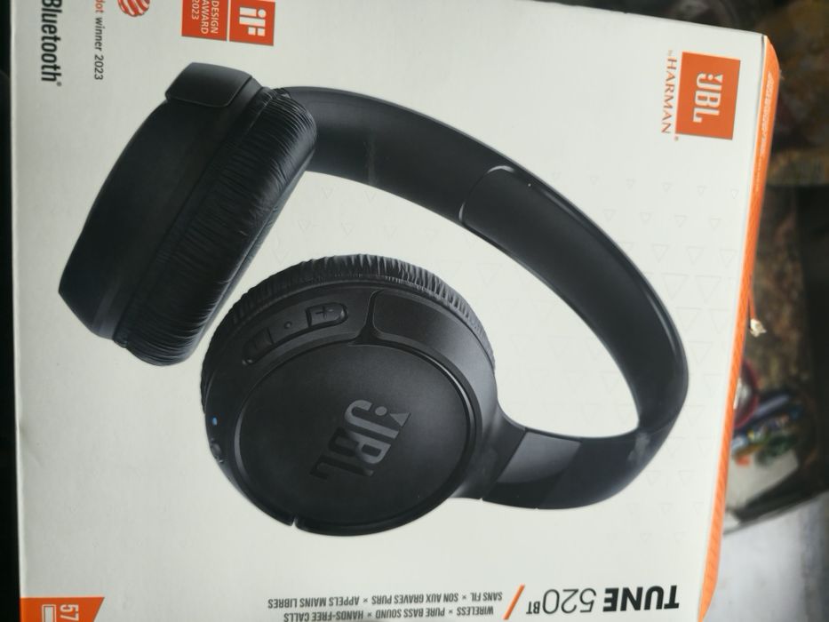 Vând căști Jbl pure bass black
