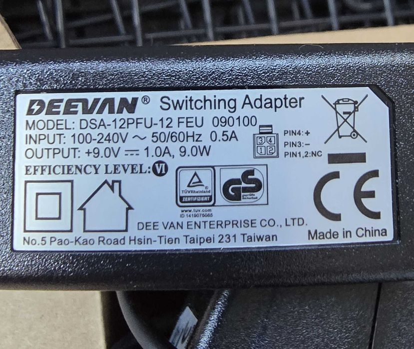 Alimentatoare 9V 1A 9W