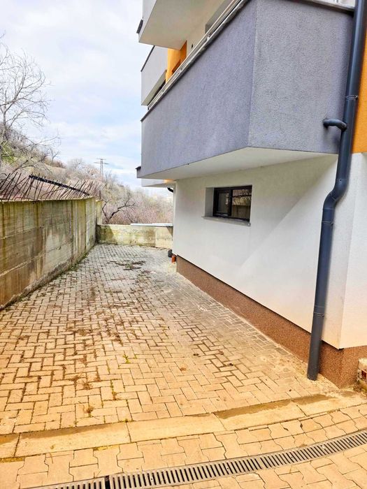 Имот Корект продава 2- Стаен със собствена земя 37 м2