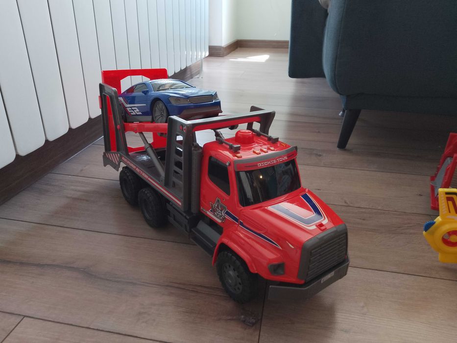 Маркови детски играчки Dickie (камиони и колички и др.)