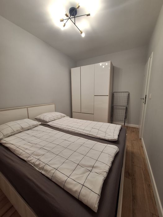 Închiriez apartament cu 2 camere în Prima Onestilor