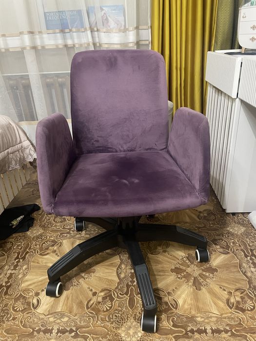 Розовое кресло Zetа