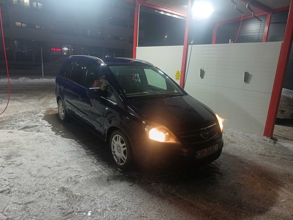 Vând Opel Zafira