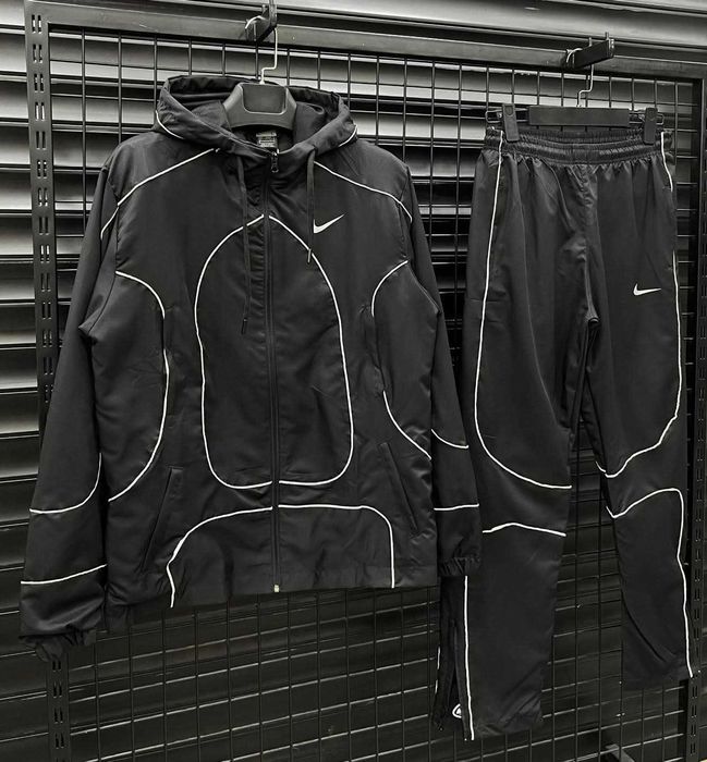 Модерен мъжки шушляков екип/анцуг NIKE – стил, комфорт и спортна визия за всеки ден!