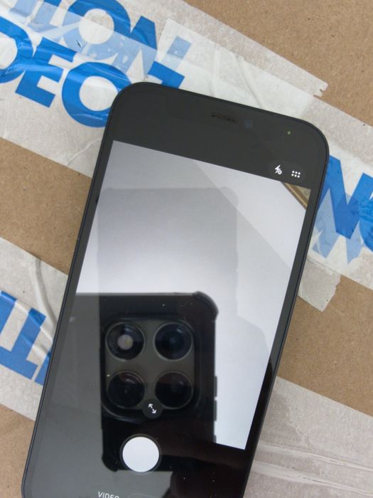 iPhone 12 mini funcțional