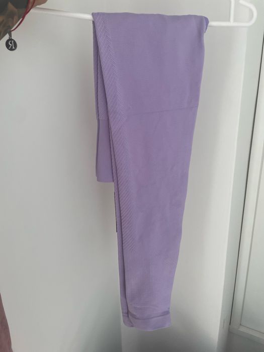 Спортен екип чисто нов