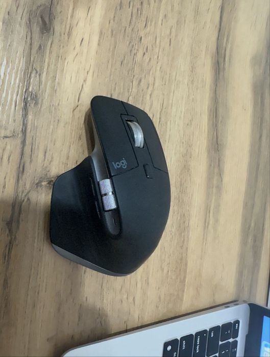 MacBook Air M1 в идеальном состоянии!