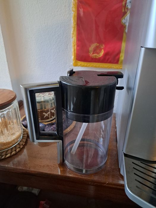 Expresor DeLonghi Magnifica Elegance