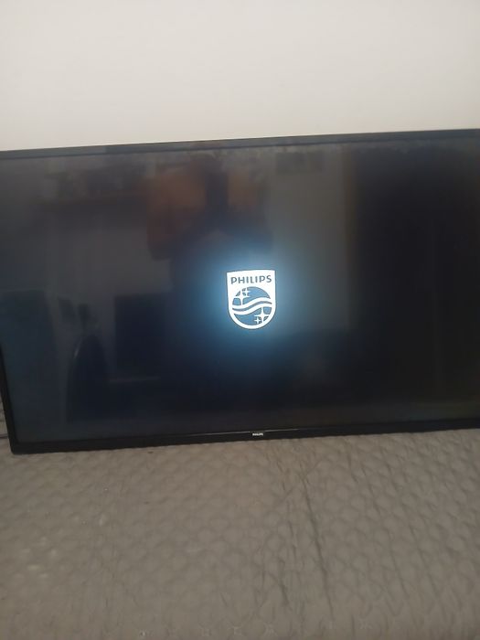 Vând tv smart Philips mare de 43 inghi