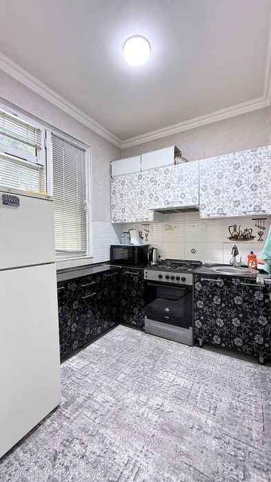 Срочно Продаётся квартира метро Буюк Ипак Йули художник 2-комн новый