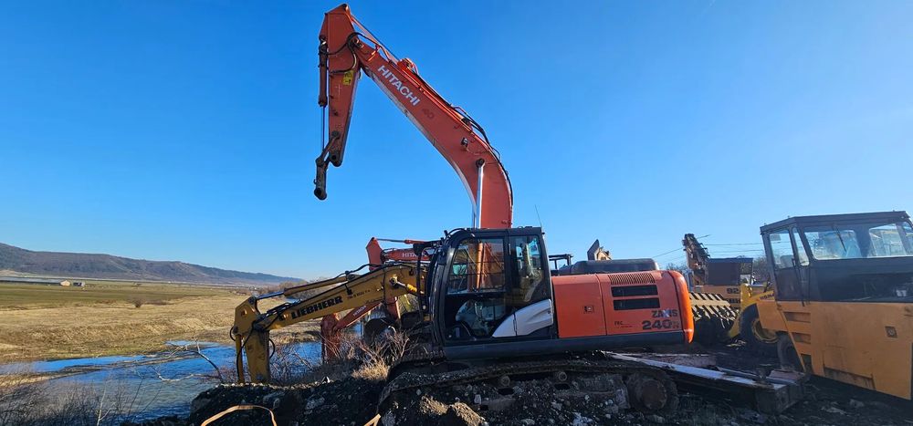 Hitachi ZX 240 NLC Excavator pe senile