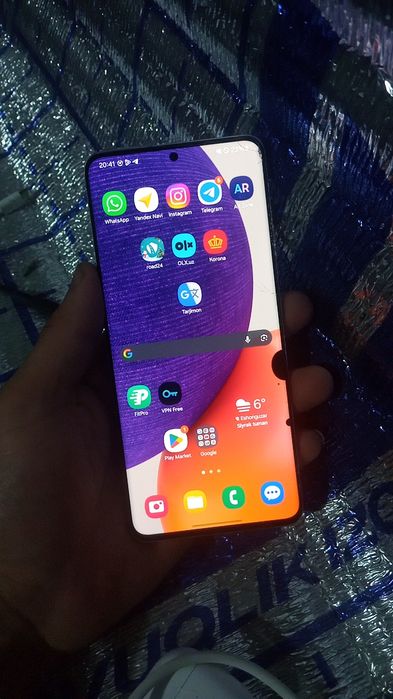 Samsung galaxy a 82