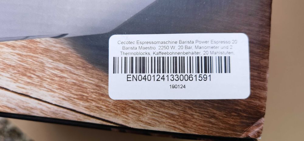 Чисто НОВА  Еспресо Кафемашина Cecotec Cumbia Power 20Bar