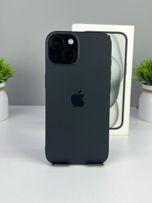 Телефон Apple iPhone 15 256GB