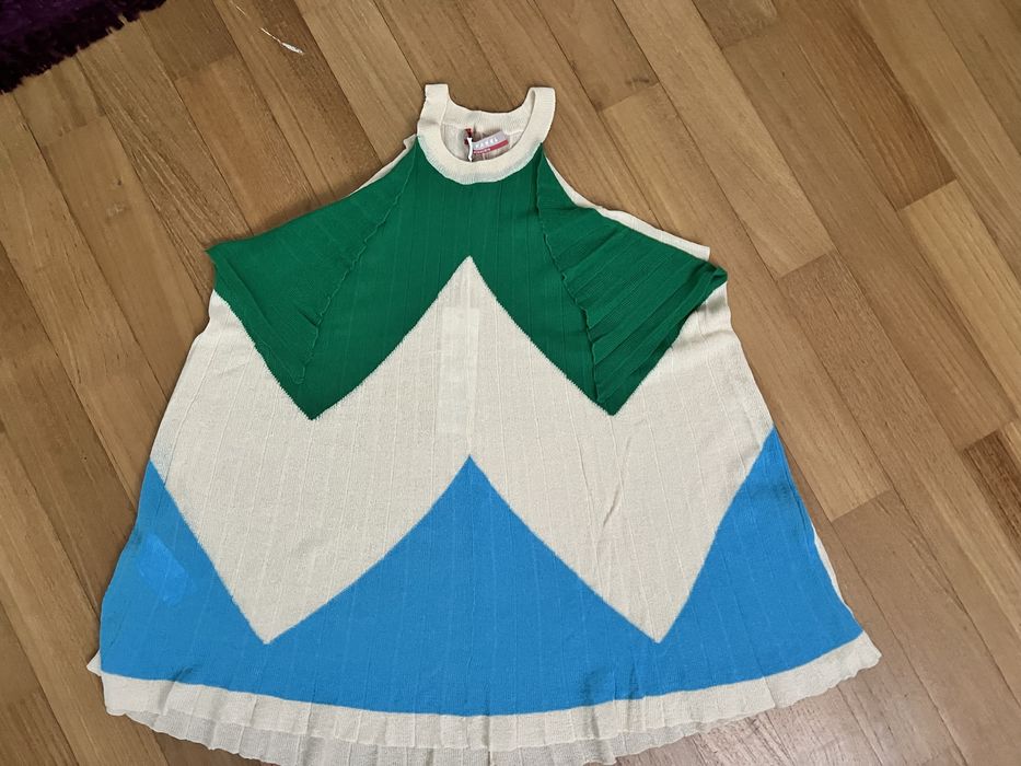 Vand bluza superba Stefanel, marime M, noua cu eticheta
