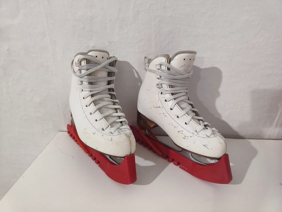Продам коньки rispor antares 205 размер