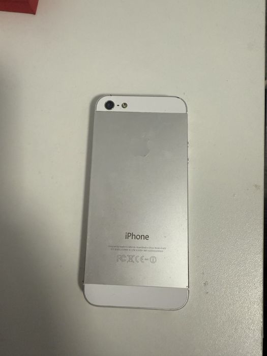 Vand iphone 5,pret 400 ron
