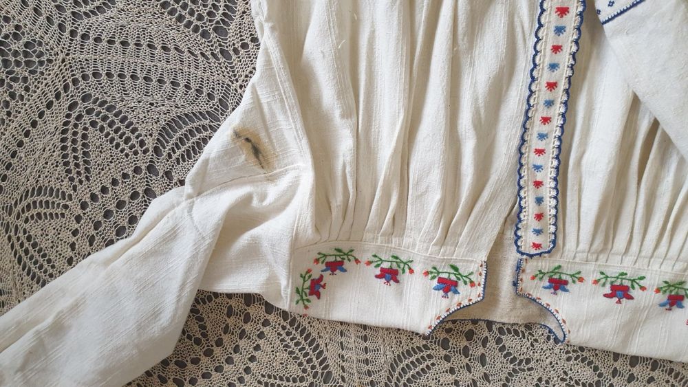 .Автентични  ризи от народна носия от Североизточна България