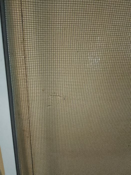 Продам сетку от комаров на балконную дверь