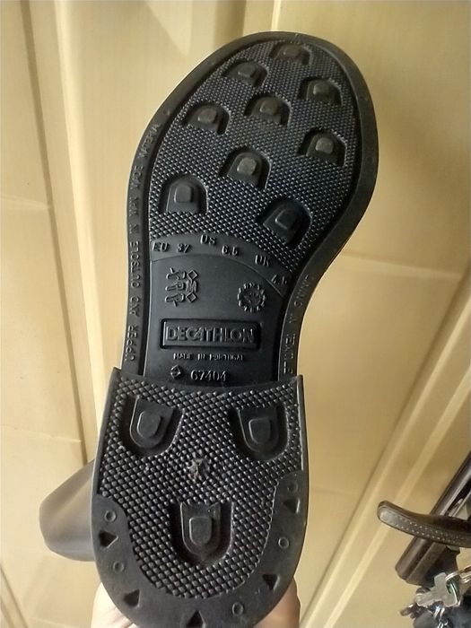 Cizme damā de la Decathlon 37.