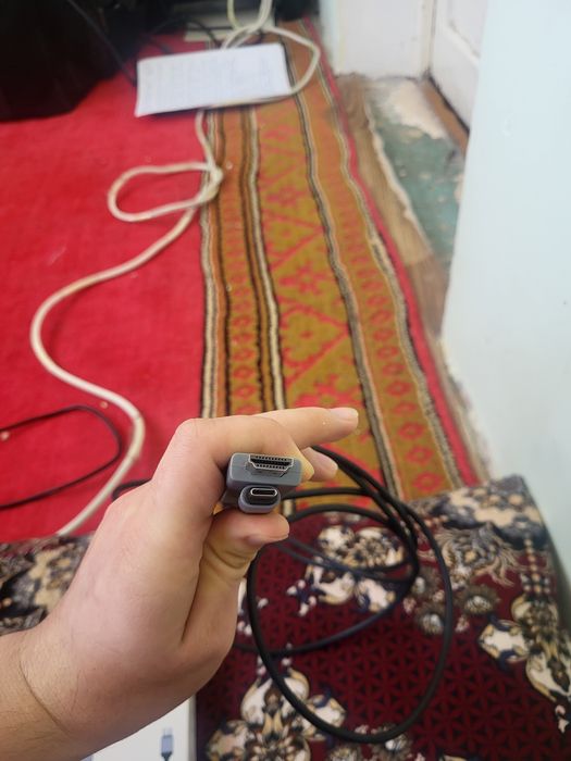 Kabel sotiladi type - c ga hdmi