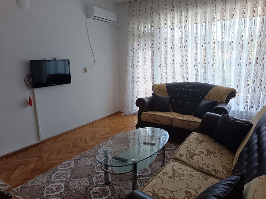 Дава се под наем Двустаен апартамент в с. Разград, Област Монтана - 72 кв.м за 408 € - Снимка #2