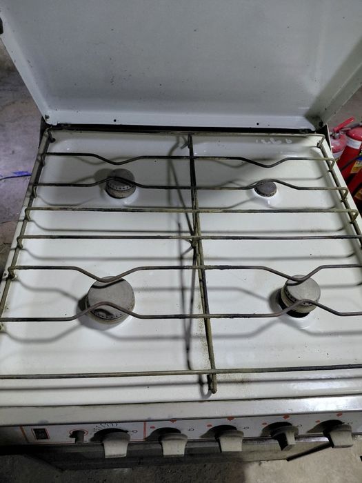 Продам газ плиту