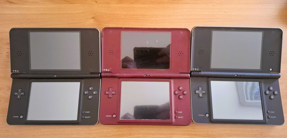 Lot 3 bucati console Nintendo DSi XL