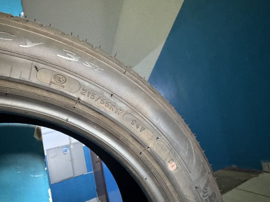 Продам резину б/у на 17 диски