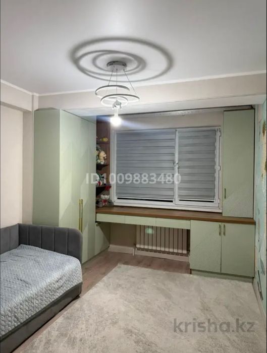 Продам детскую мебель с партой